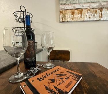 Shaver Lake House | Cozy Shaver Lake Studio with Pool and Hot Tub In Bretz Mill Condominiums