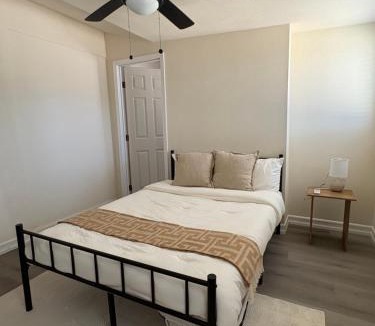 East Hemet House | Private Room- Separate Entrance & Ensuite Bath