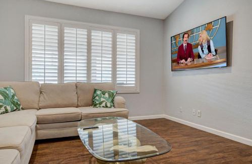 Las Vegas House | Mirage Pool House - Heart of LV, Swimming Pool, Games, heavenly relaxation