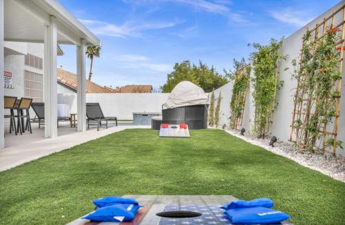 Green Valley House | Vegas Haven Pool Spa Game Room