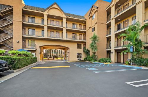 Mid Central Hotel | Howard Johnson by Wyndham Pasadena