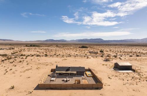 Wonder Valley House | Dark Star - Endless Stars, Cowboy Pool, Spa, Fire pit, BBQ