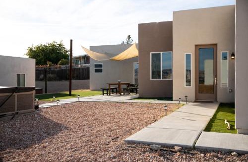 Greenehaven House | Hot Tub w/Lake View, Roof Top Deck, Game Room, W/D
