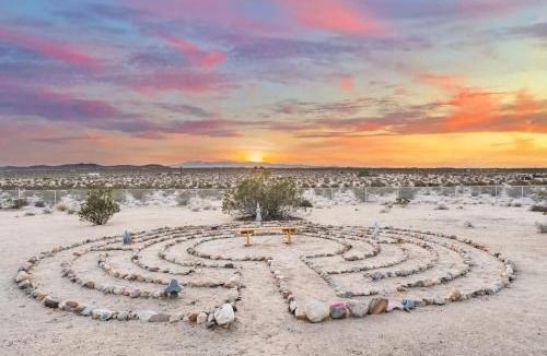 Twentynine Palms House | Loma Vista - Pool Spa Outdoor Movies Meditation