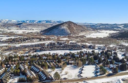 Park City House | Alpine Gem - Pools Hot Tubs Tennis - Walk 5 Mins to Lift & 8 Mins to Dining