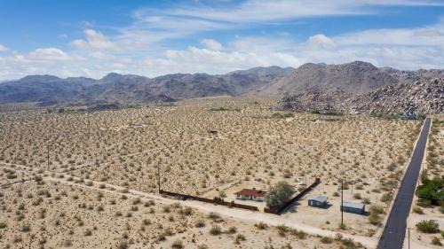 Panorama Heights House | Marbella Lane - Moon Designer Home close to JTNP
