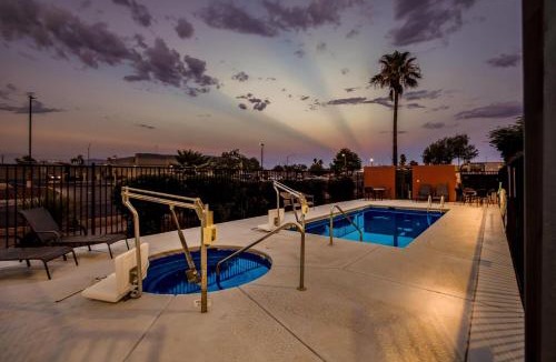 Cortaro Hotel | Super 8 by Wyndham Marana/Tucson Area