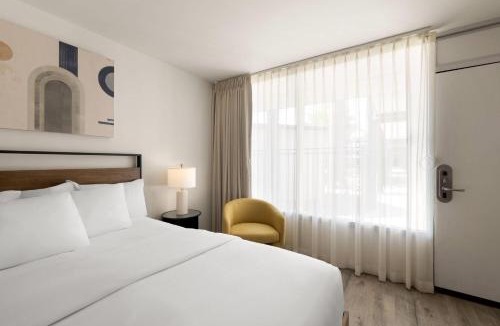 South Scottsdale Hotel | Papago Scottsdale by Reside, Trademark Collection by Wyndham