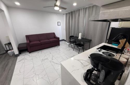 Las Vegas Apartment | Modern Guesthouse W Parking 12Min to Strip