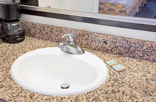 Banning Hotel | Travelodge by Wyndham Banning Casino and Outlet Mall