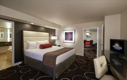 Whitney Ranch Hotel | Sunset Station Hotel & Casino