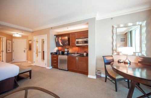Las Vegas Apartment | NO RESORT FEES-MGM StripView Adjoining Suites F1 View