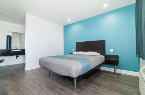 Moreno Valley Hotel | Motel 6 - Moreno Valley - Riverside March Air Base