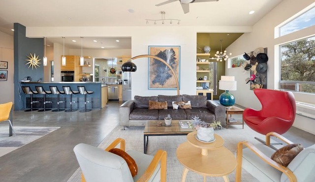 Jackalope Junction-pool, Hot Tub, Fire Pit, Bbq & Desert Views! 2 Bedroom Home by RedAwning