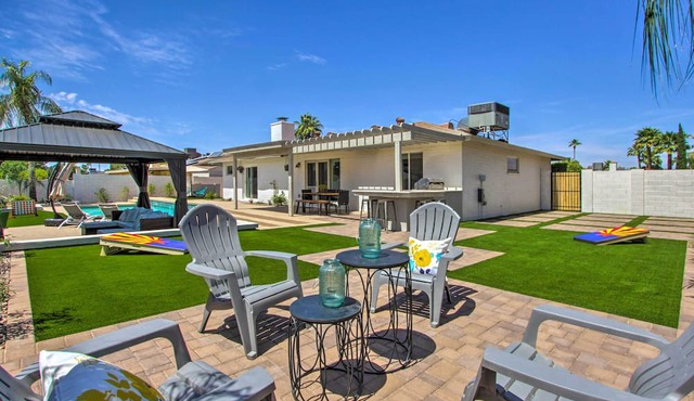 Pet-friendly Scottsdale Oasis w/ Pool & Bbq!