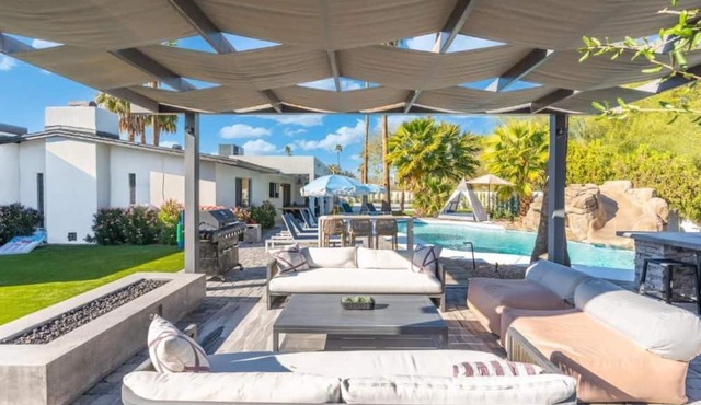 Tropical Villa by Glam Homes