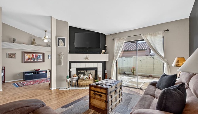 Chilled Tempe Oasis Shaded BBQ Lounge Near ASU 2 Bedroom Home
