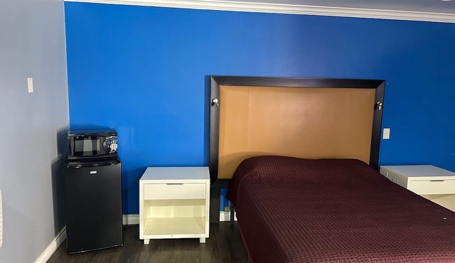 Driftwood Motel - Colton