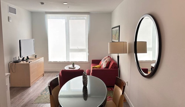 Spacious 2-Bedroom Deluxe Apart-Hotel in the Heart of Koreatown