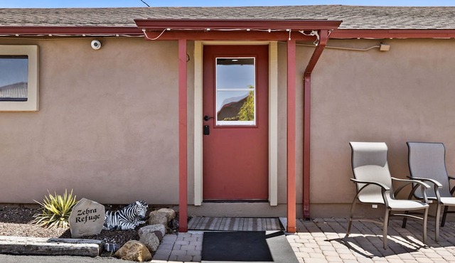 Zebra Refuge Cottage-wild Unique Prescott Stay