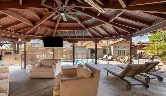 Breathtaking Desert Haven W/ Gazebo and Pool