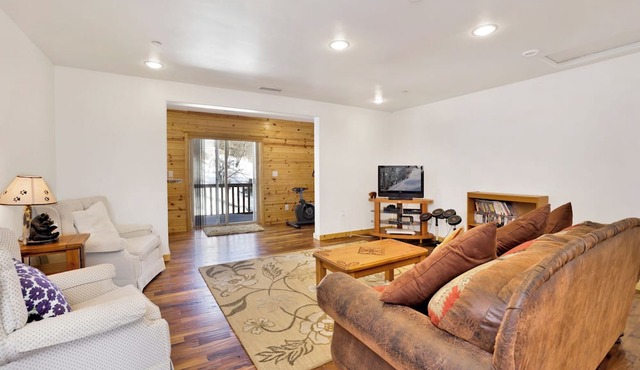 Cozy Lakeview Hideaway #2261