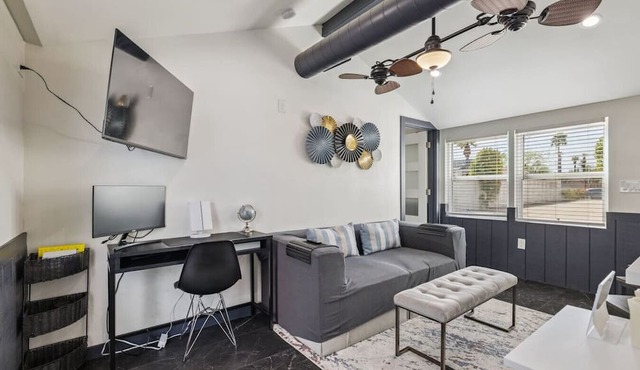 Downtown Phoenix Modern Retreat B | Walkable