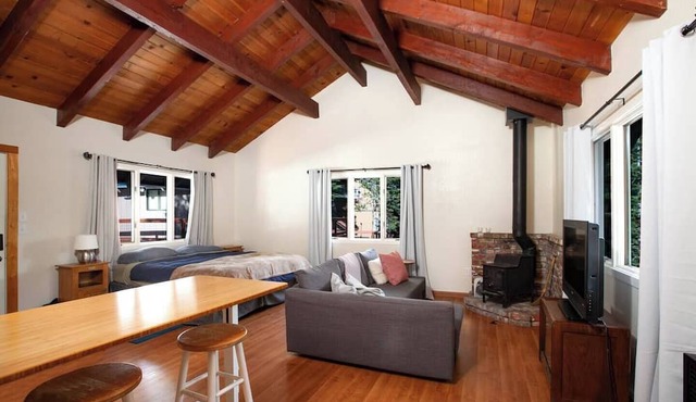 This house is a 4 bedroom(s), 3 bathrooms, located in Tahoma, CA.