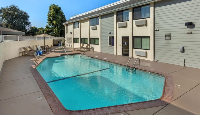 Best Western Town & Country Lodge