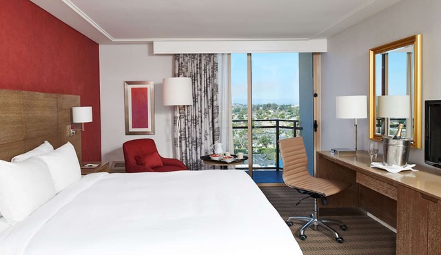 DoubleTree by Hilton Torrance - South Bay