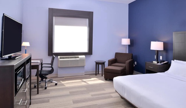 Holiday Inn Express & Suites Loma Linda- San Bernardino S by IHG