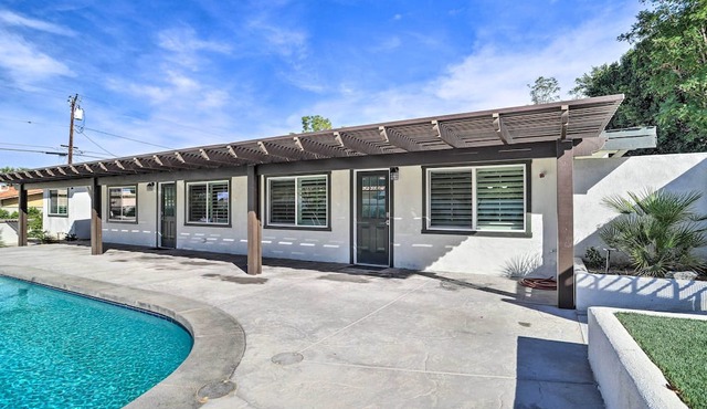 Walk to Downtown Palm Desert: Home w/Pool Access