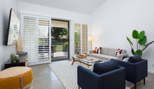 Winter with us in beautiful sunny Palm Springs!