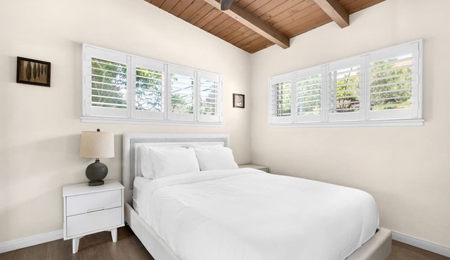 Ultra Premium Malibu Road Beach House with AC PRIVATE BEACH