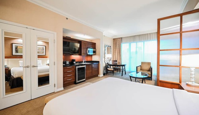 StripViewSuites Two Bedroom at Signature