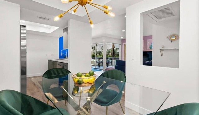 Modern, Glam 2-br Condo w/Amazing Mountain Views