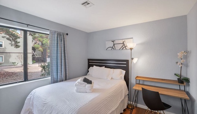 Superhost 5 Star ⭐️ Service Large 3 Bedroom