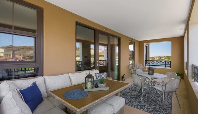 Lakeview Haven: Unwind with Panoramic Serenity
