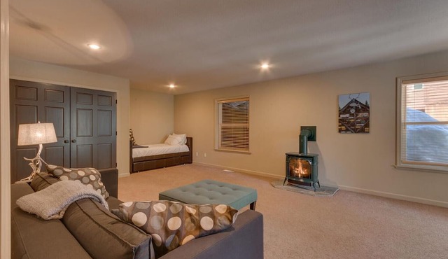 Above the Pines By Tahoe Getaways - Hot Tub, Pet Friendly, Amazing Views