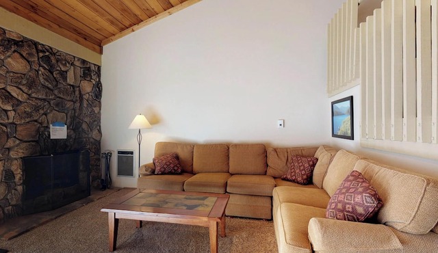 Cozy Mountain Condo with Hot Tub & Seasonal Pool - Year-Round Outdoor Fun Nearby