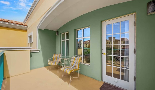Angled Lake & Village View Retreat, Lake Las Vegas