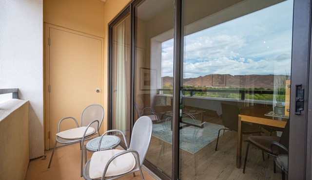 Jr. Suite on top floor with Lake views & access!