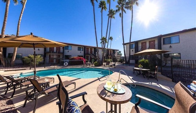 136 Fully Furnished Vacation Rental with Resort Amenities