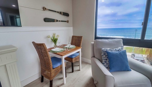 Direct beach access, ocean view, pool and parking