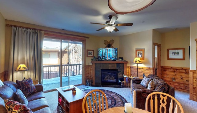 Rustic Mountain Escape | Queen Suite & Bunk | Near Town & Trails