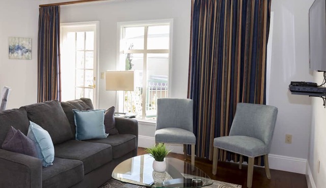 2Br 2Ba Luxury Viera Condo in at Lake Las Vegas!