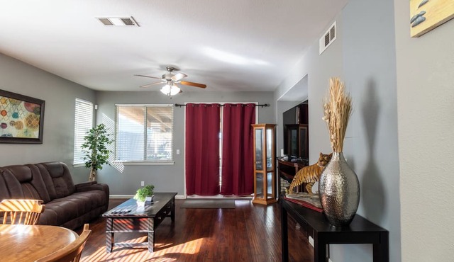3-bedroom house in Tulare with washer and dryer in Tulare