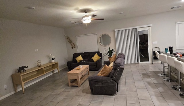 Fabulous 4-bedroom house with AC in Henderson