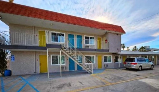 King Bed|Smk|Ridgecrest CA
