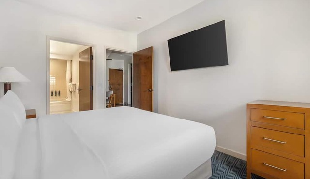 Your Resort in Vegas Near the Strip! Explore and Swim with Onsite Pool | 2 Units
